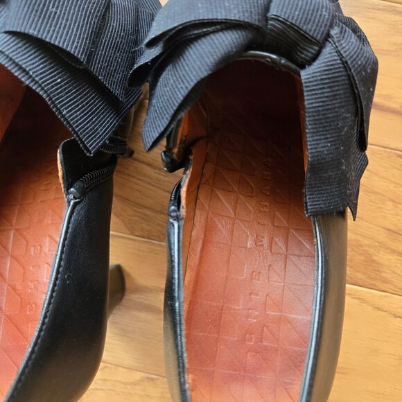 Chie Mihara "Catame" Heel in Black - Picture 8 of 13